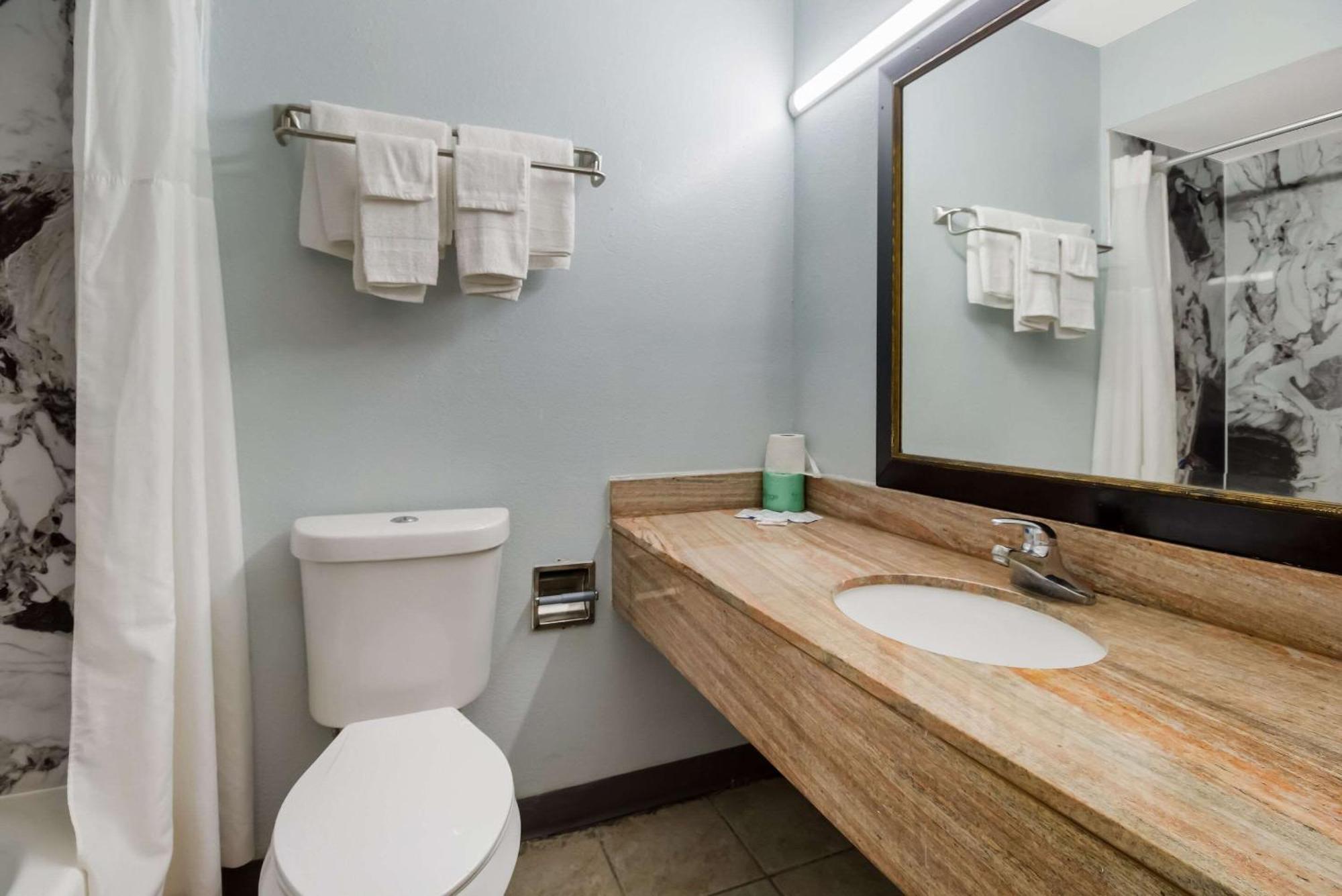 Rodeway Inn Conference Center Beaumont Ngoại thất bức ảnh